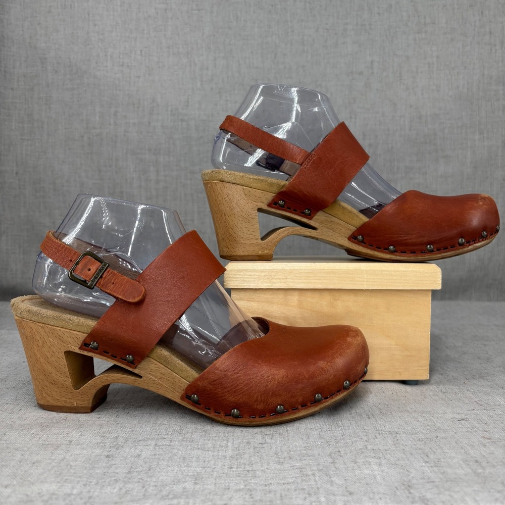 Dansko Thea Clog Brown Leather Studded Wood Block Heel Sandals Women's EU 40